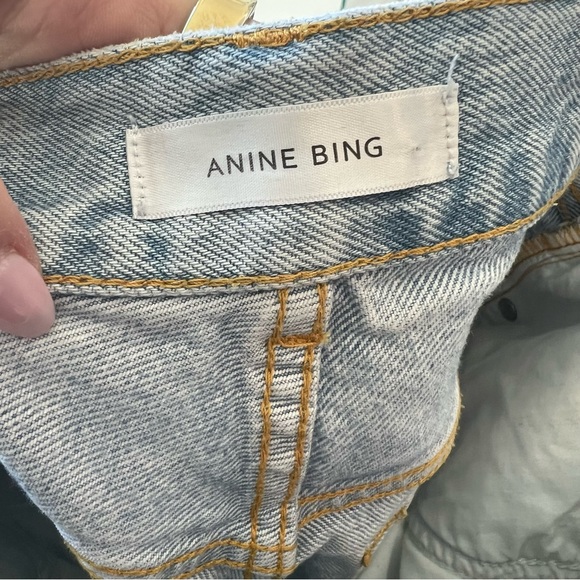 Anine bing light wash denim jean shorts - Picture 4 of 5